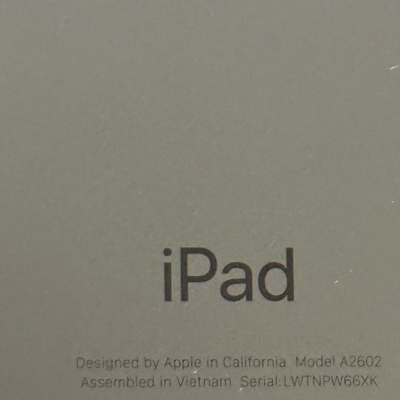 iPad - Sleek midnight 9th GEN 2023 10.2 inch screen laptop case included - Picture 11 of 17